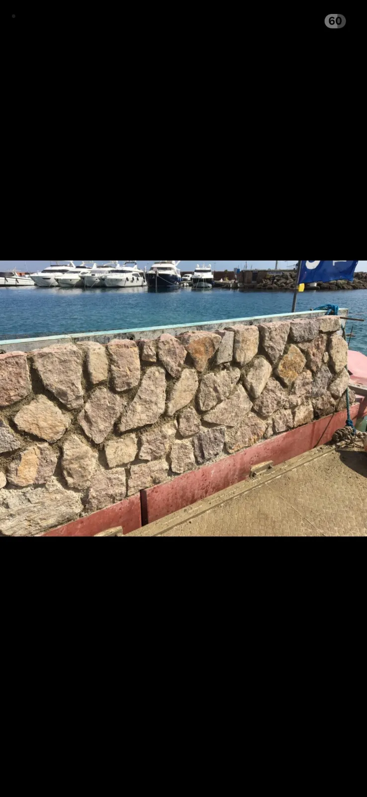 Réalisation d'un muret en pierres naturelles en front de mer à Mandelieu-la-Napoule